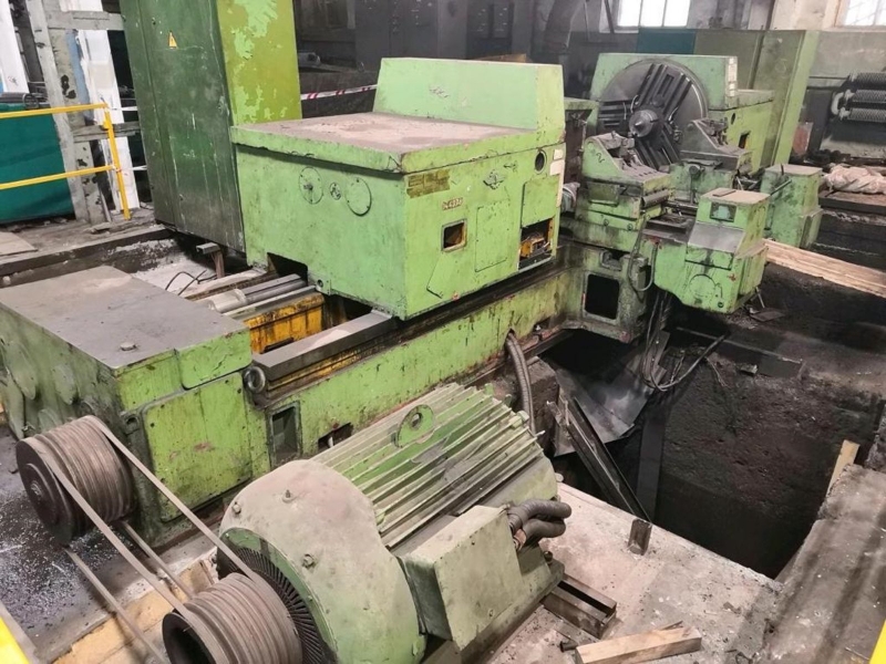 Станки вальцетокарный 1А825103Ф2 КЗТС  трубонарезной 1А983  1Е811С1-затыловочны