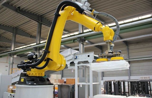 Промышленный робот для укладки мешков - паллетоукладчик