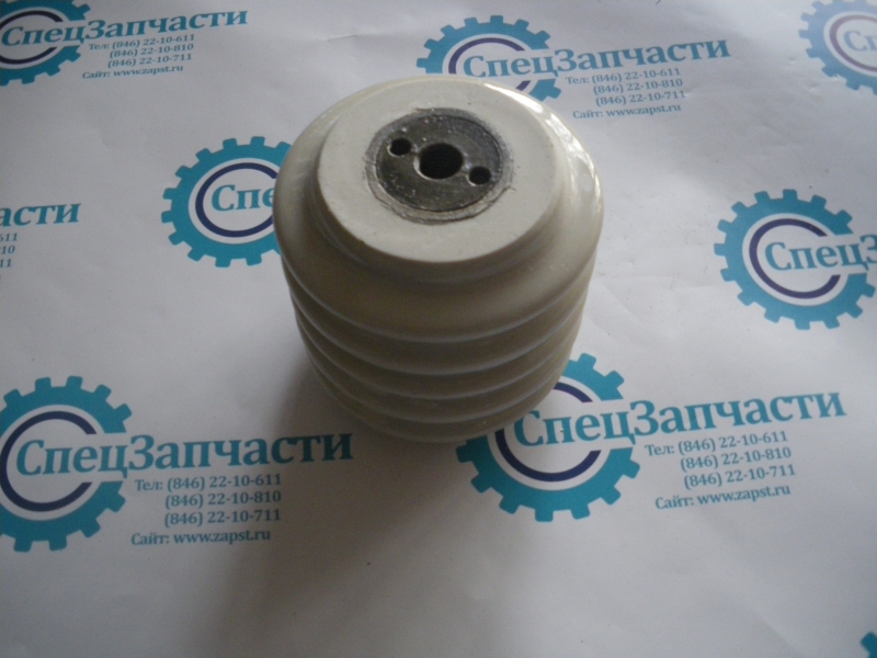 Изоляторы для автогидроподъемника АП-17 и АП-18.